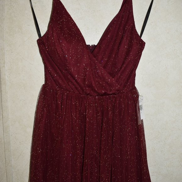 New Xtraordinary Spaghetti Strap Surplice V-Neck Glitter Red/Burgundy Mesh Dress - Picture 7 of 11